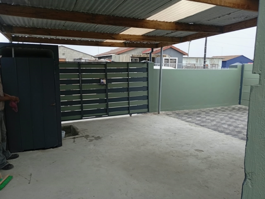 2 Bedroom Property for Sale in Mandela Park Western Cape